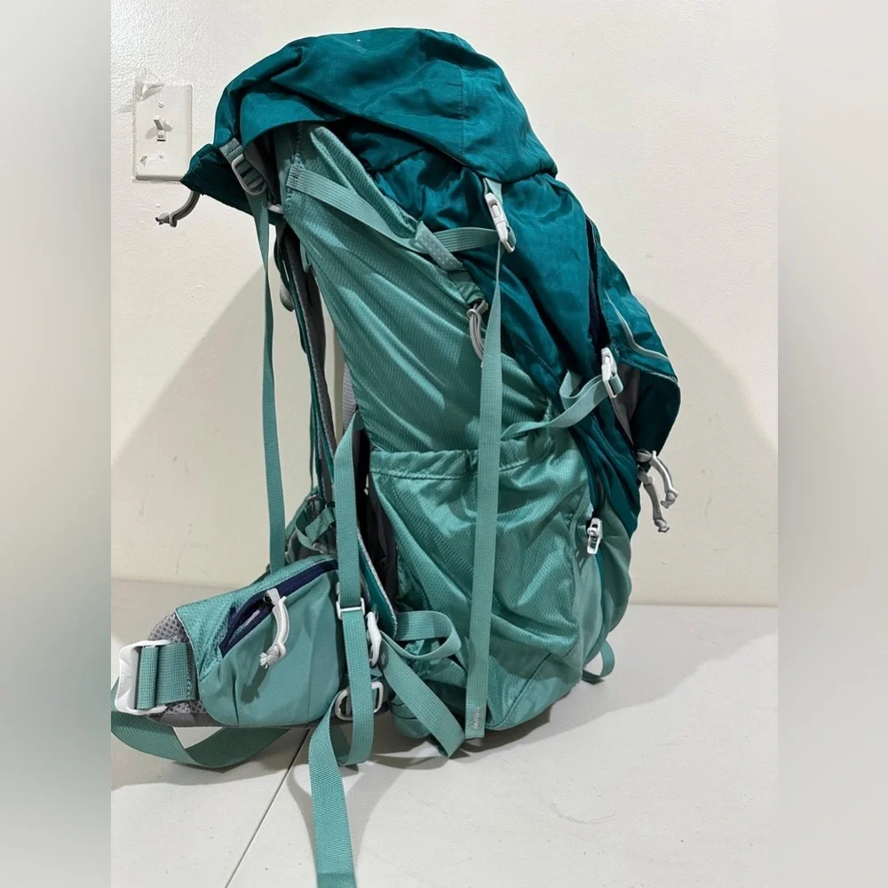 Gregory unisex Emerald and Gray Backpack